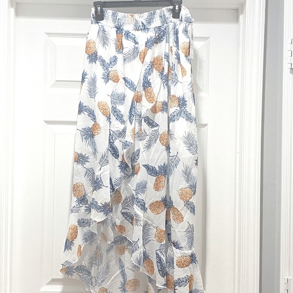 Cupshe pineapple print tiered ruffle beach skirt. - Picture 2 of 10